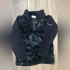 Columbia Charcoal and Black Fleece 1/2 zip pullover